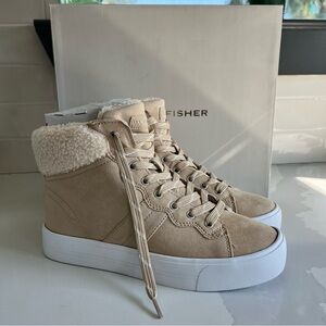 Marc Fisher Dapyr Women’s Sz 10 Natural Tan Faux Suede Shearling Hi-Top Sneaker